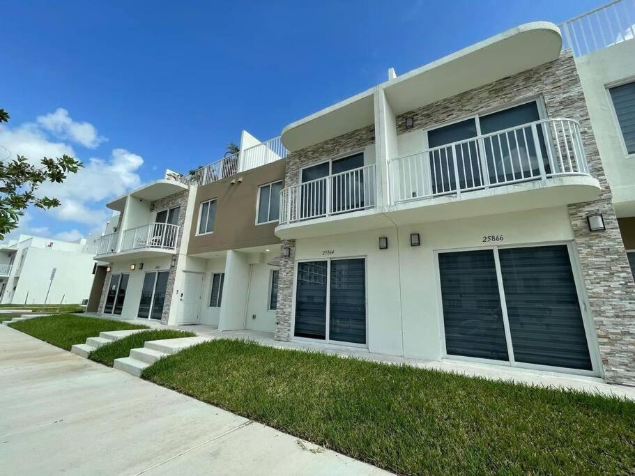 Vacay Spot Experience Luna Sky! 65" Tv Bar, Bbq, Shower Massage Jets, Music, Go To Fl Keys Homestead Luaran gambar