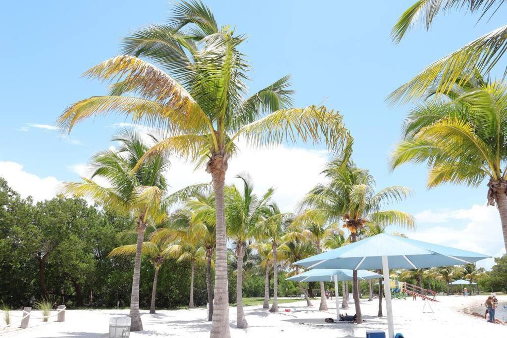 Vacay Spot Experience Luna Sky! 65" Tv Bar, Bbq, Shower Massage Jets, Music, Go To Fl Keys Homestead Luaran gambar