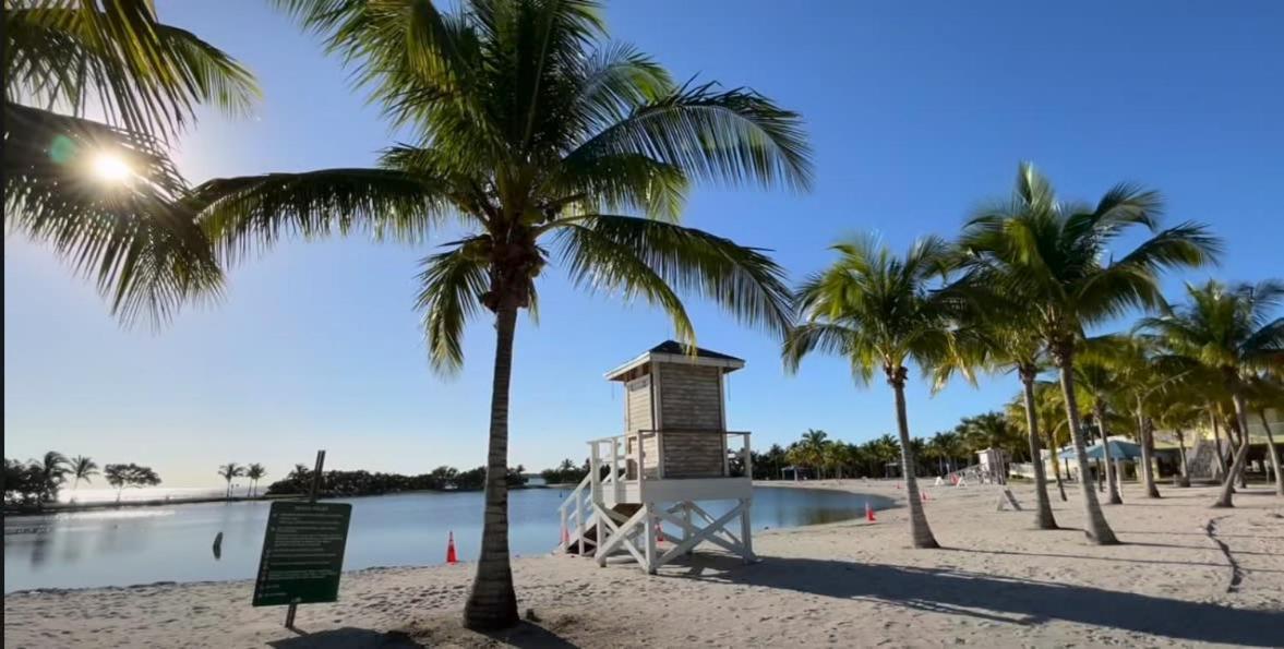 Vacay Spot Experience Luna Sky! 65" Tv Bar, Bbq, Shower Massage Jets, Music, Go To Fl Keys Homestead Luaran gambar